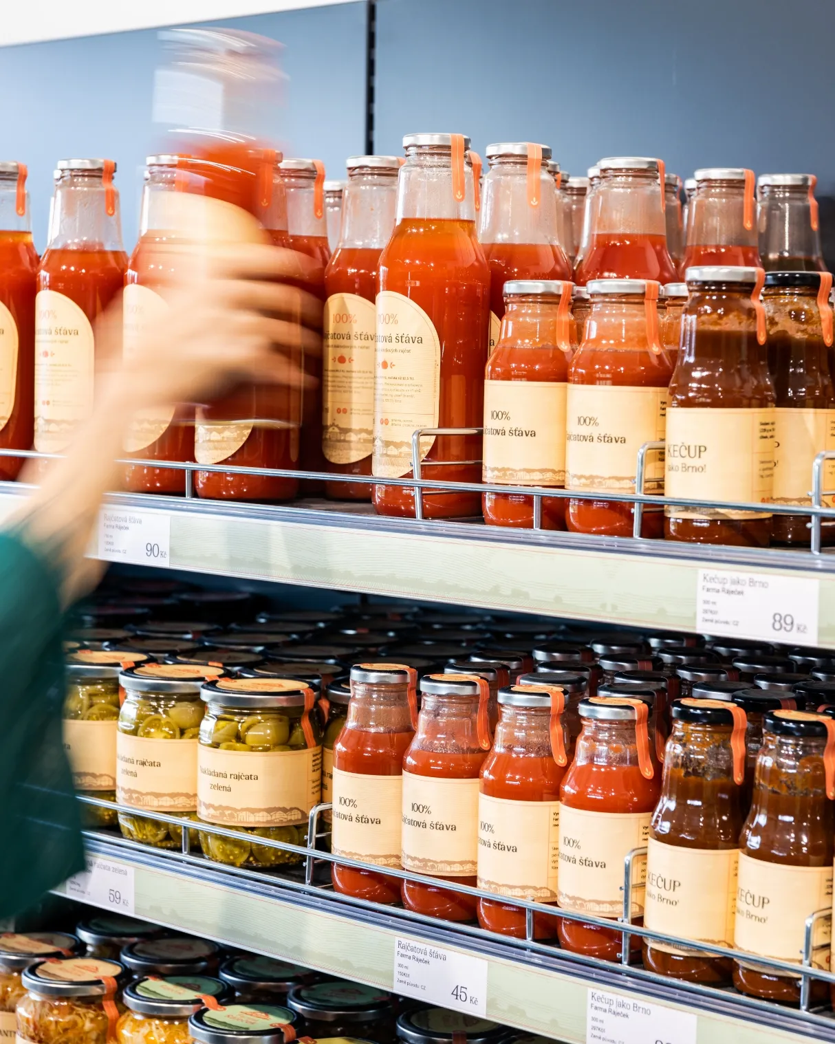 Branding for
a farm and local
food store