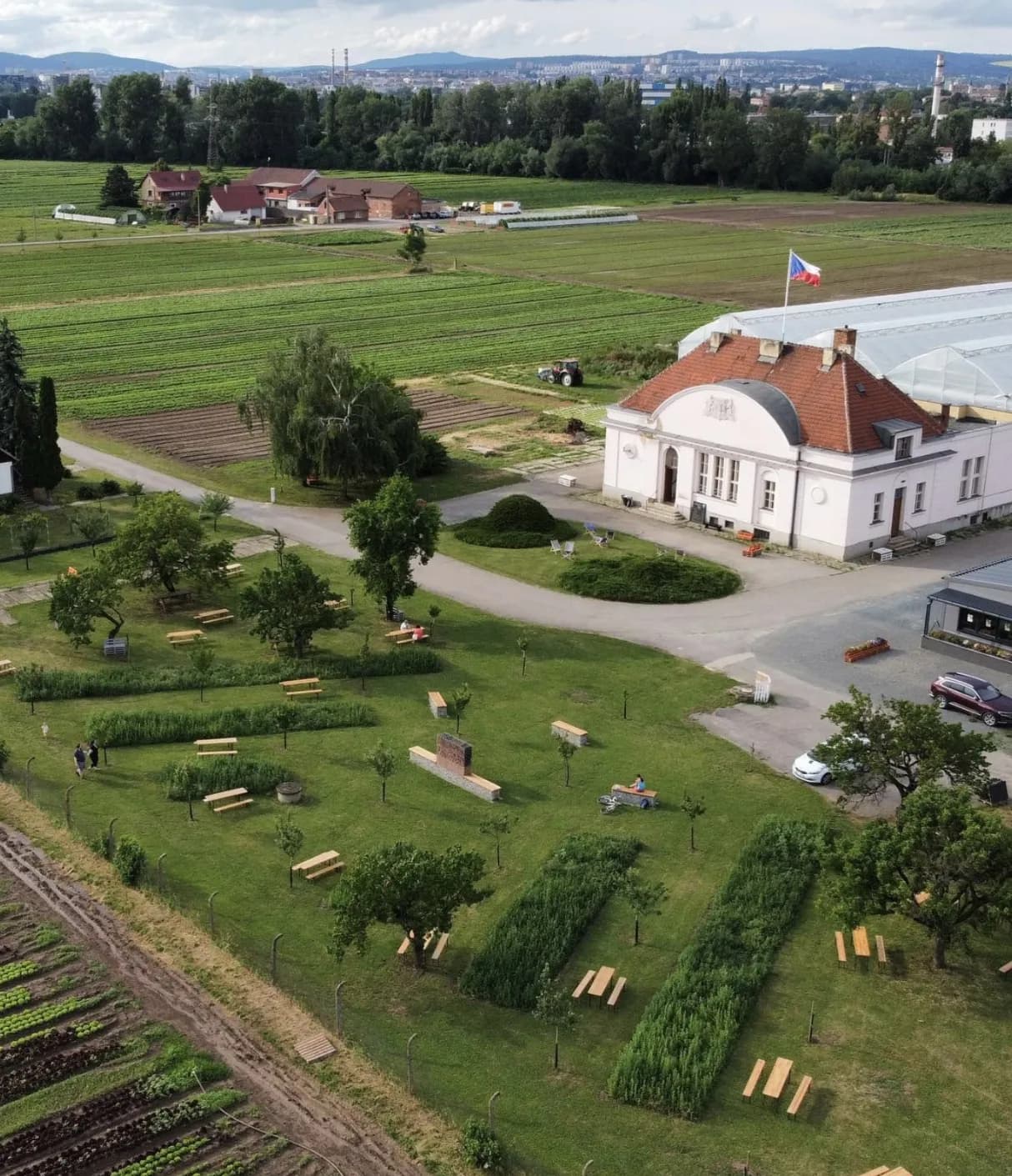 Branding for
a farm and local
food store