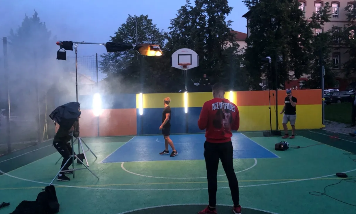 Motivating people
to slow down and
take a break