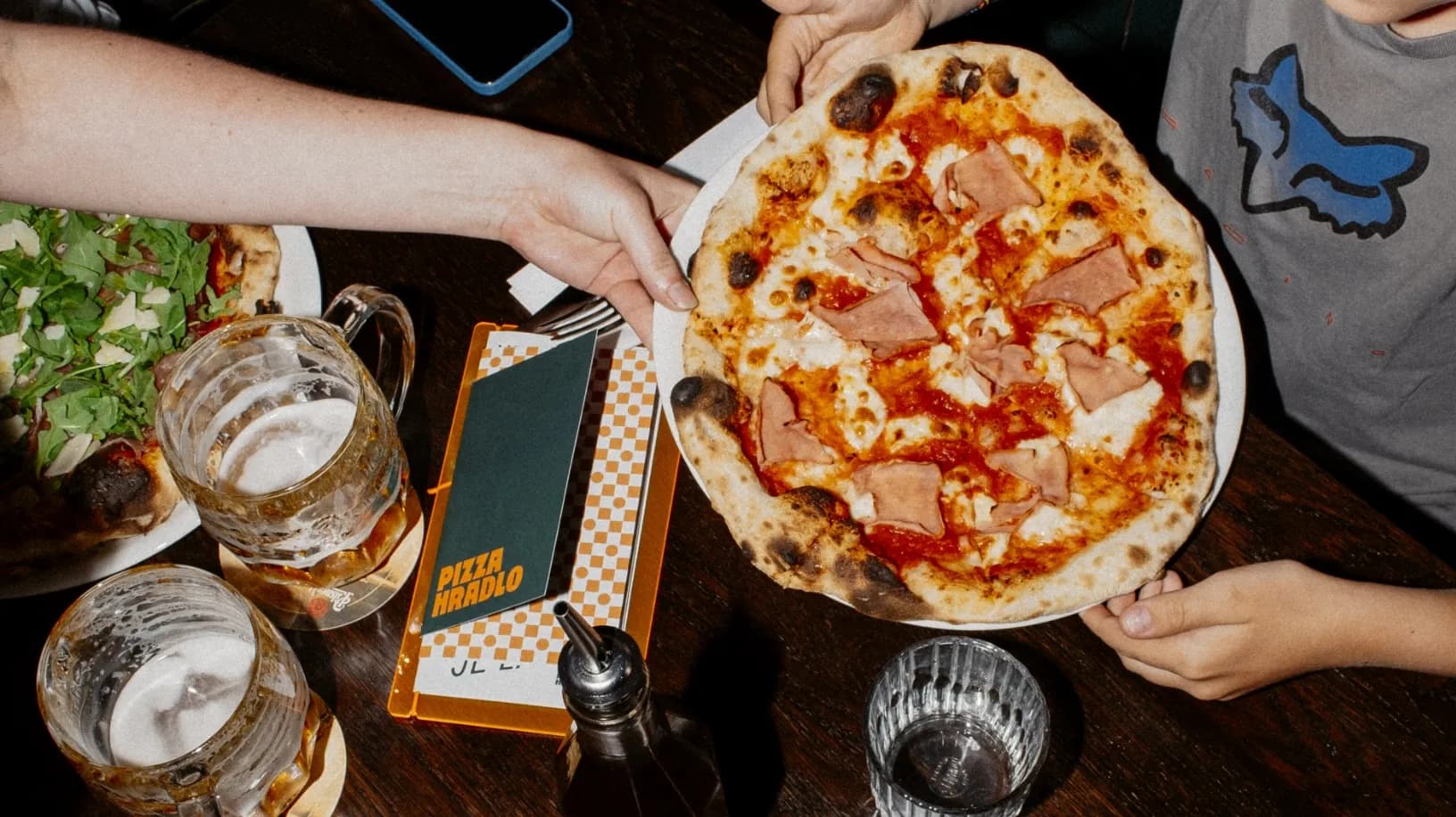 <p>Identity & interior branding for Pizzeria Hradlo </p>